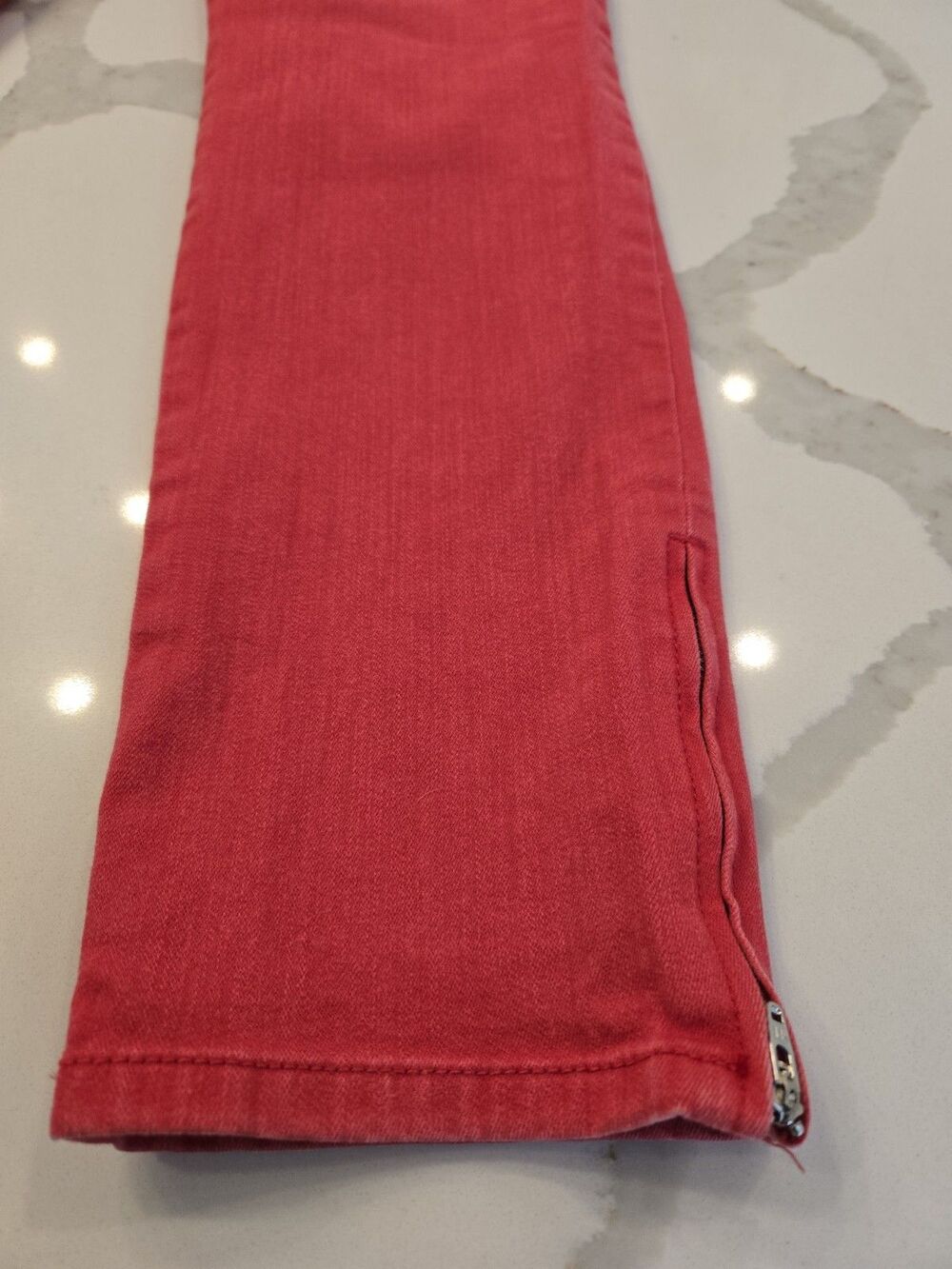 So Slimming by Chico's Women's Washed Red Ankle Zip Jeans Size 0.5 US Size 6 - Picture 3 of 15